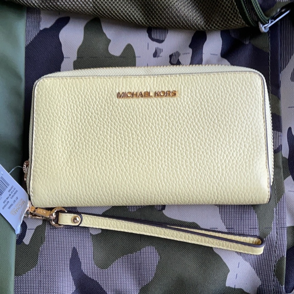 Michael Kors Jet Set Travel Lg Flat Multifunctional Phone Case-Wristlet-Wallet - Picture 15 of 16